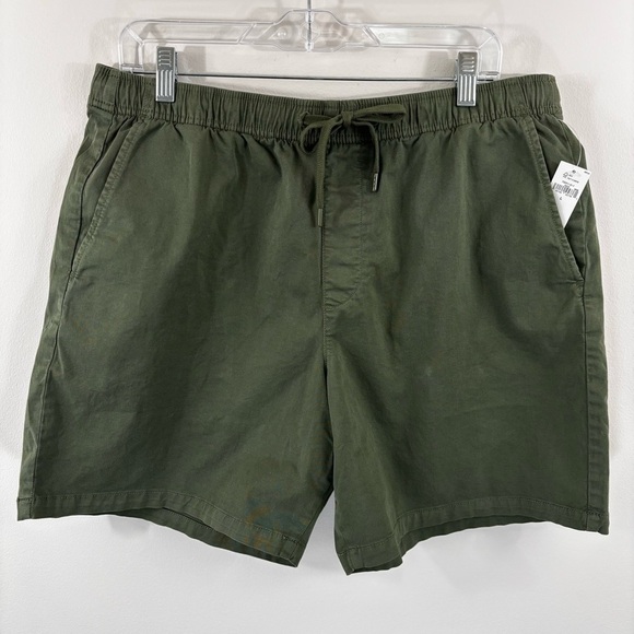 GAP Other - NWT Gap 7” olive green Easy short w/pockets